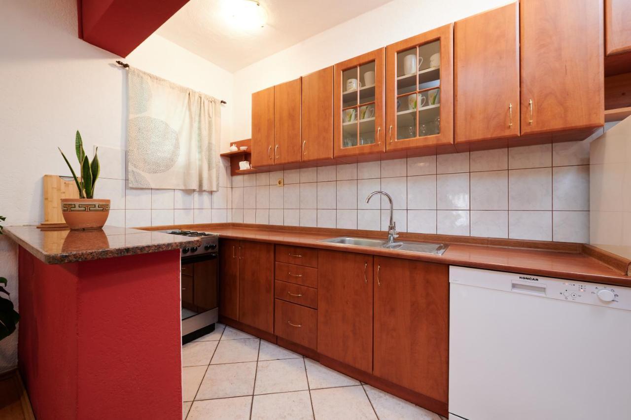 Guesthouse Aria Трогір Екстер'єр фото
